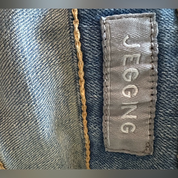 Gently used Aeropostale light denim jeggings size 14 Regular - Picture 8 of 9